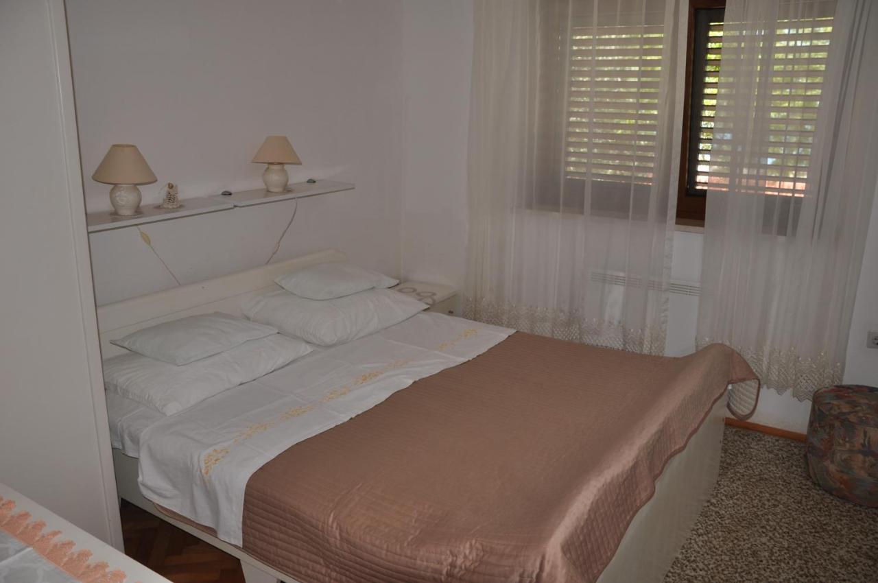 Apartmani Karla Klenovica Exteriör bild