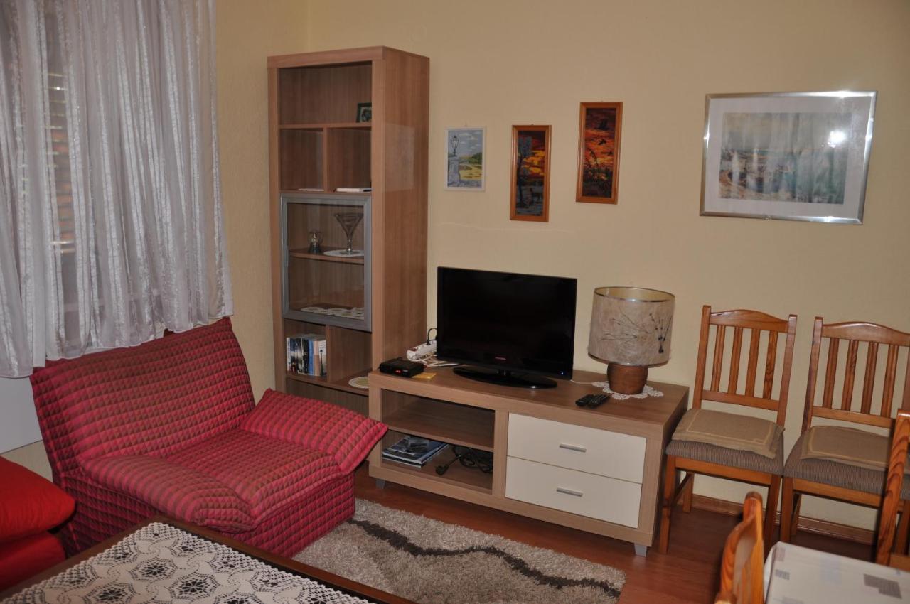 Apartmani Karla Klenovica Exteriör bild
