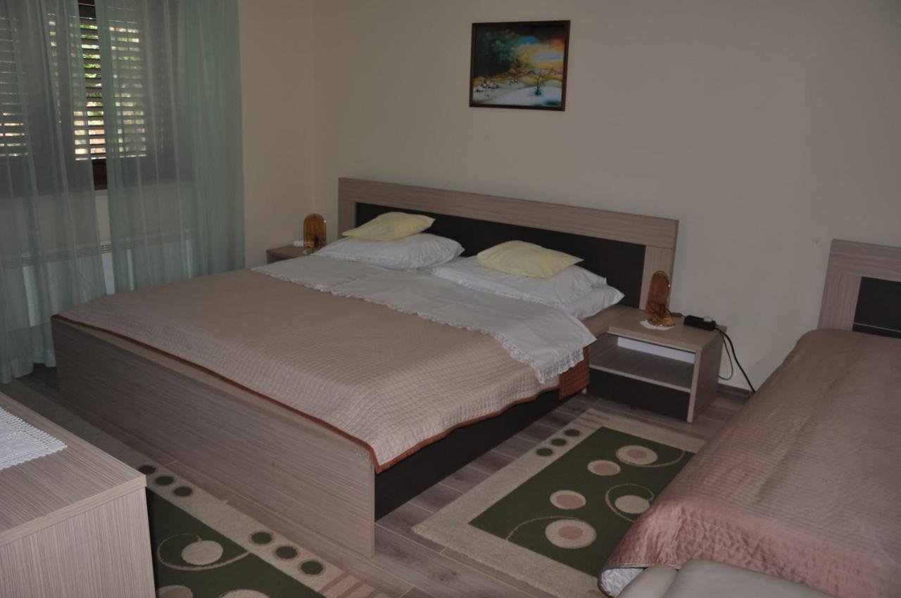 Apartmani Karla Klenovica Exteriör bild